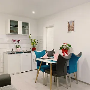 https://lina-rooms-apartments.hotels-in-ljubljana.com